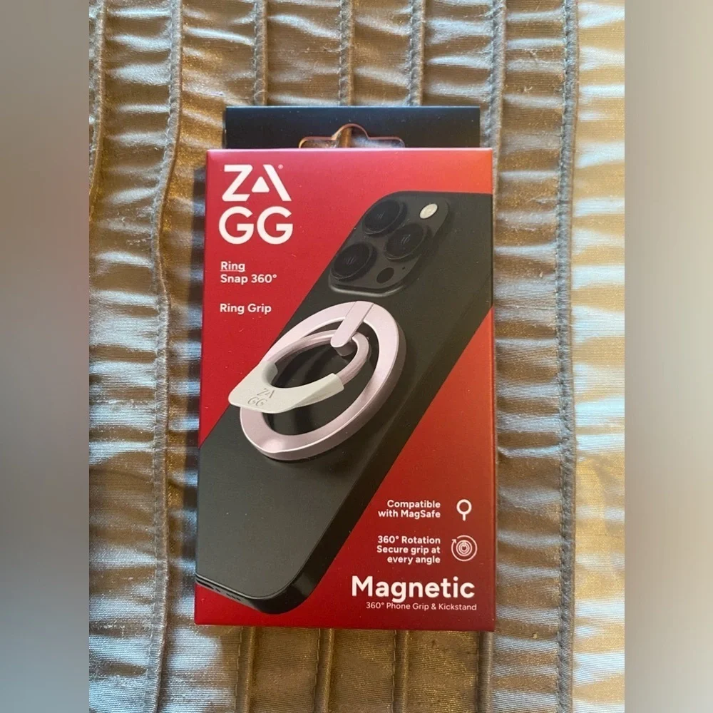 NEW - ZAGG Magnetic Ring Snap 360. Color: Rose Gold